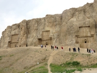 Naqsh-e Rostam tombes royales dans les montagnes