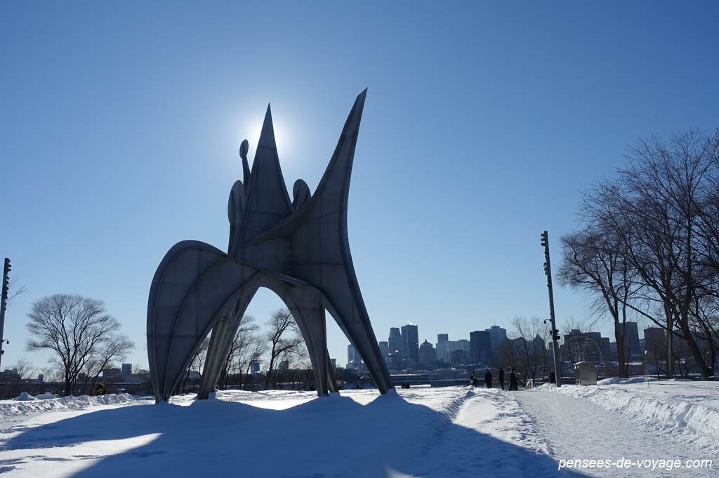 Le parc de Jean Drapeau en hiver - Vue sur Montréal