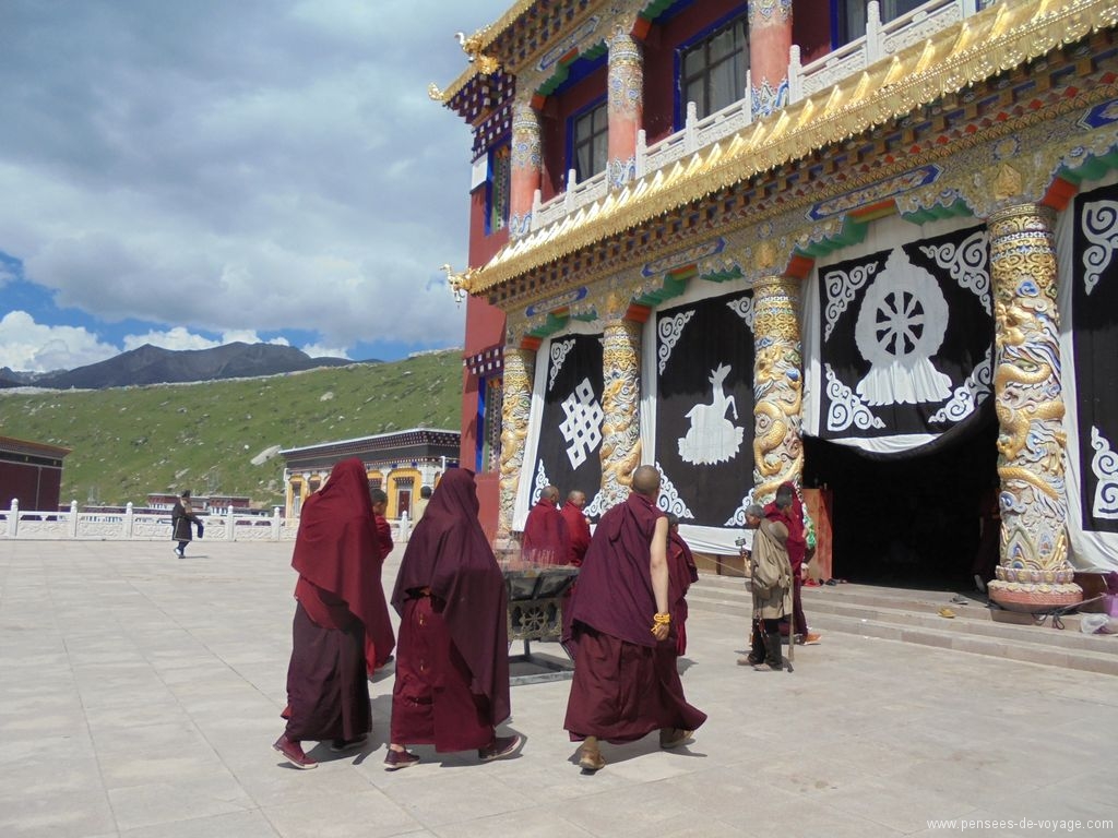 dzogchen-monastery-lama