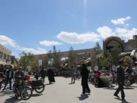 marché  dans les rues d'ispahan